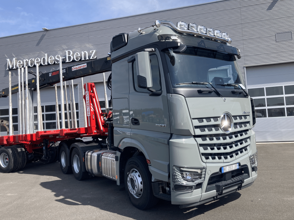 Le Groupe EDO livre un Mercedes-Benz Arocs 3363 à Trans Négoce Bois : puissance et confort pour le transport de bois