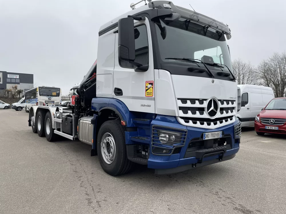 Le Groupe-EDO livre un camion Mercedes-Benz Arocs 3246 TLG à la société Carhaisienne de Construction