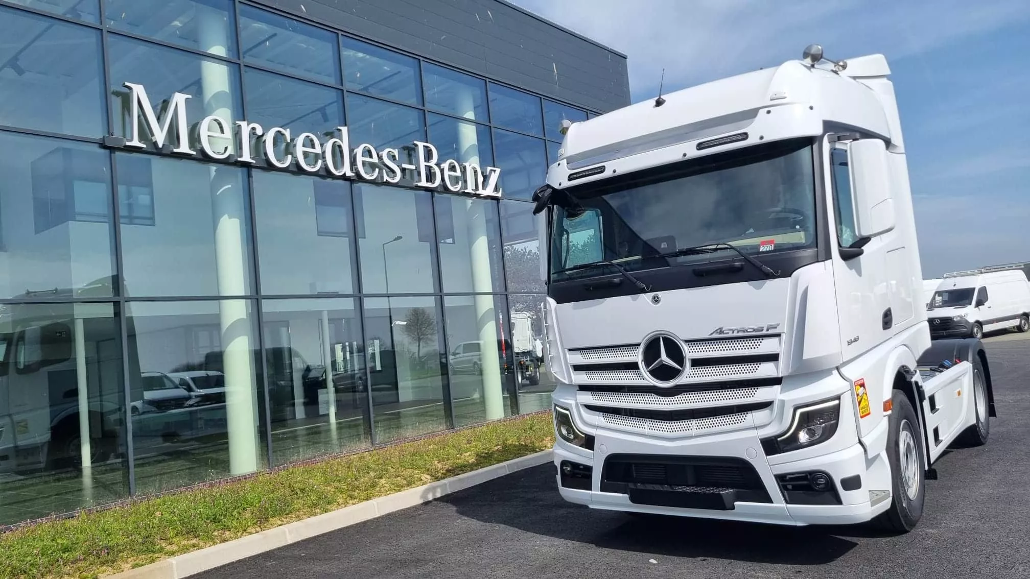 Le Groupe EDO livre un Mercedes-Benz Actros F dernière génération à l’entreprise Richard Rault Transport